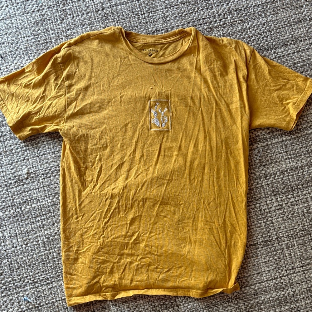 PacSun Golden Short Sleeve Tee
